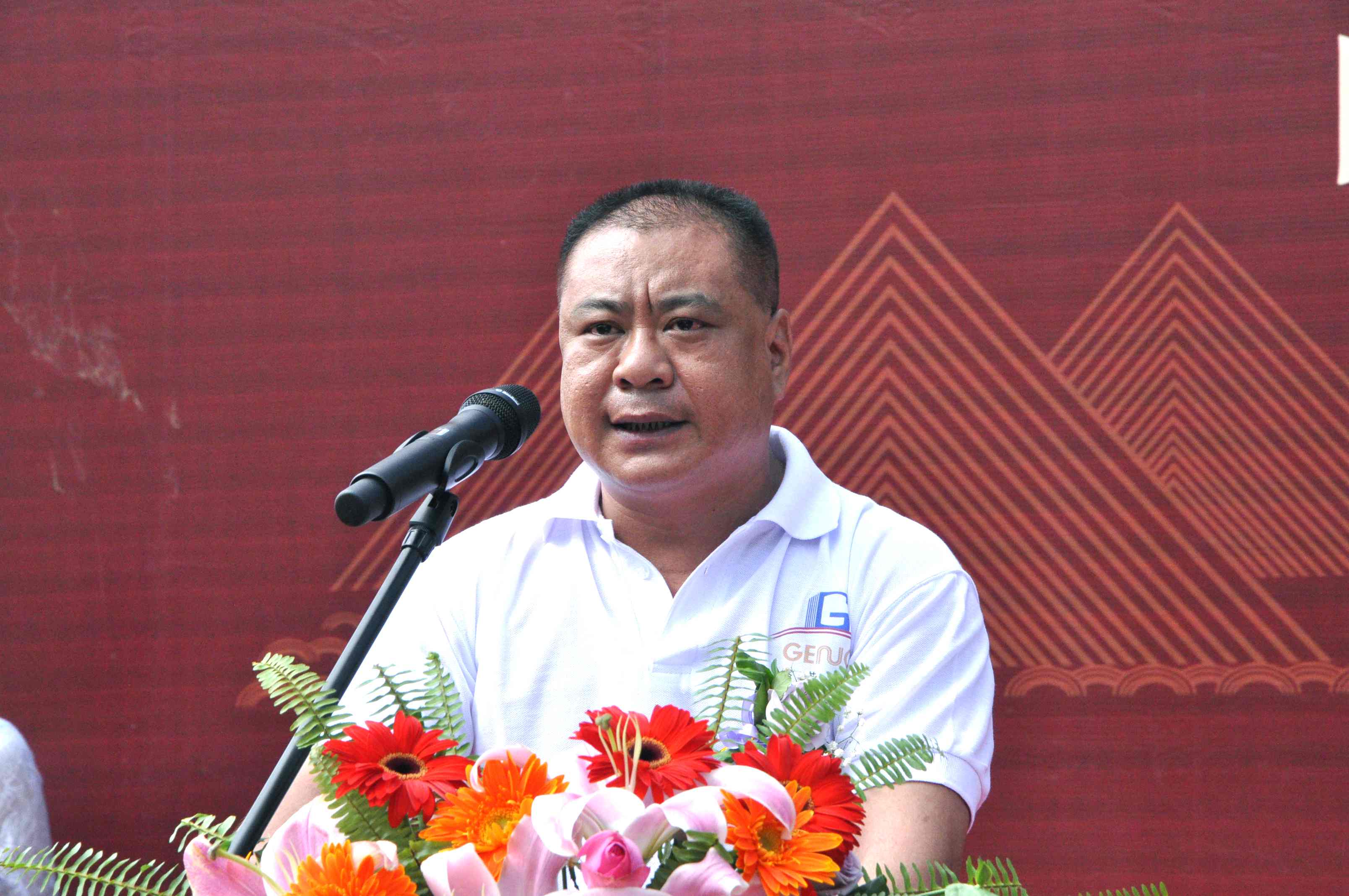 中国怒江悬崖小镇项目一期工程开工 中国怒江悬崖小镇项目一期工程开工