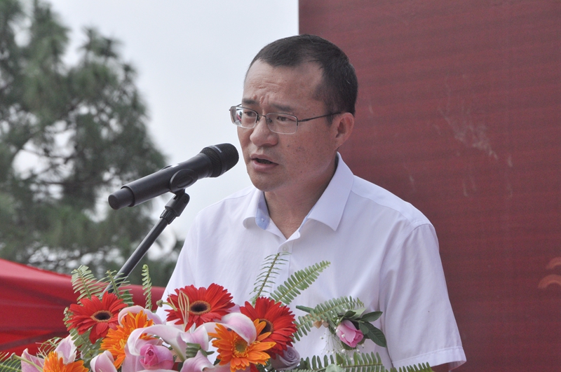 中国怒江悬崖小镇项目一期工程开工 中国怒江悬崖小镇项目一期工程开工