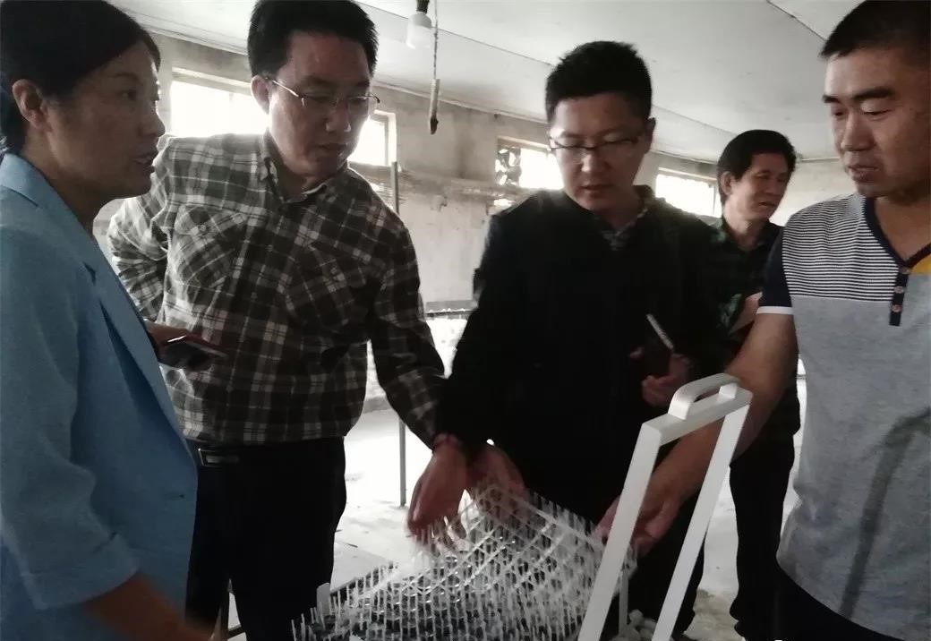 省蚕桑创新团队国庆假期开展“送科技下乡——柳疃行活动” 省蚕桑创新团队国庆假期开展“送科技下乡——柳疃行活动”
