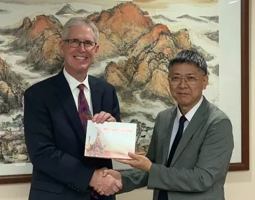 加拿大金伯利市长访问广州市教育局：共叙友情，共话合作