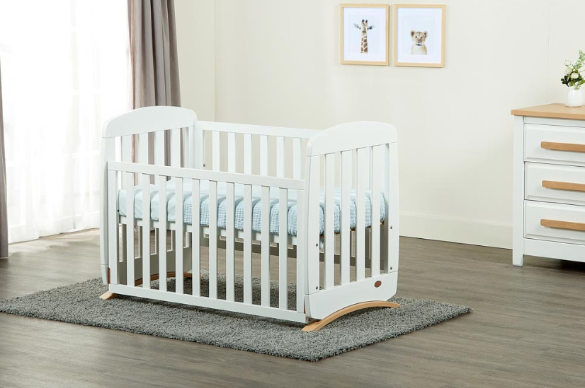 我们在选择宝宝婴儿床的时候需要注意哪些问题