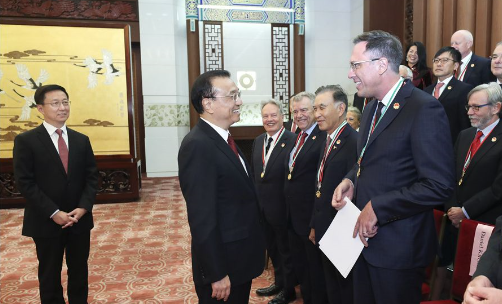 李克强会见2018年度中国政府友谊奖获奖专家时强调:更加严格保护知识产权 李克强会见2018年度中国政府友谊奖获奖专家时强调:更加严格保护知识产权