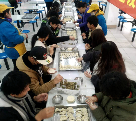 冬至包饺子，温暖心连心