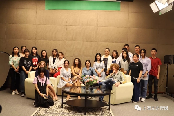 与艺术对话,与心灵交流——加拿大国际艺术导师走近传媒学院 与艺术对话,与心灵交流——加拿大国际艺术导师走近传媒学院
