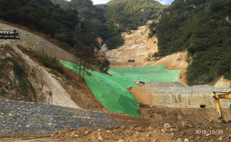 陕西某石英矿矿山植被修复一期工程在立冬前完成