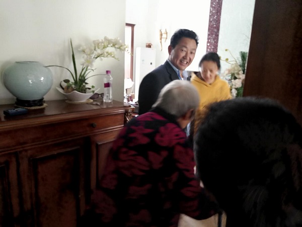 九月初九,昆明雷电竞靠谱吗滇池康城管理处开展重阳节敬老活动 九月初九,昆明雷电竞靠谱吗滇池康城管理处开展重阳节敬老活动