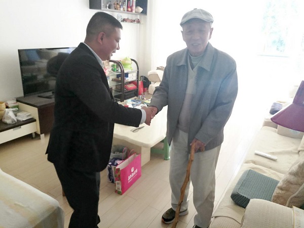 九月初九,昆明雷电竞靠谱吗滇池康城管理处开展重阳节敬老活动 九月初九,昆明雷电竞靠谱吗滇池康城管理处开展重阳节敬老活动