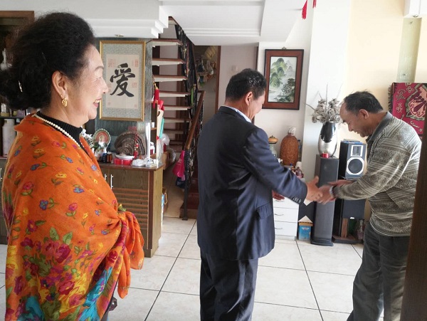 九月初九,昆明雷电竞靠谱吗滇池康城管理处开展重阳节敬老活动 九月初九,昆明雷电竞靠谱吗滇池康城管理处开展重阳节敬老活动
