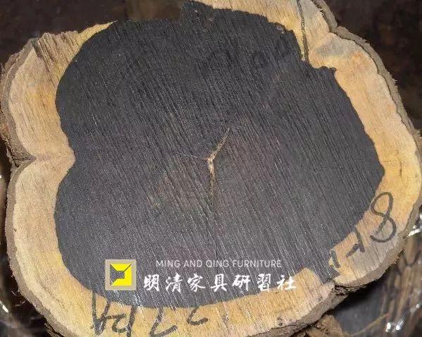 海岩:紫檀不如黄花梨?这是偏见 海岩:紫檀不如黄花梨?这是偏见