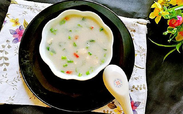 主教路老师分享：奶白芋头肉丸汤的做法