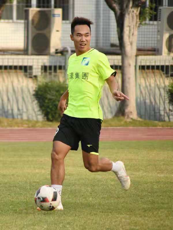 “钧濠双雄,挥洒汗水,舞动金秋”一一记钧濠集团2018年秋季足球赛 “钧濠双雄,挥洒汗水,舞动金秋”一一记钧濠集团2018年秋季足球赛