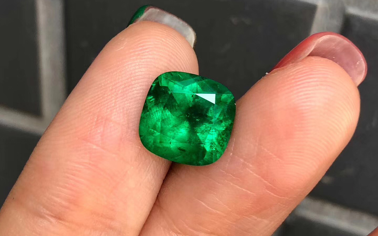 哥伦比亚天然木佐祖母绿Z1075-3.78ct