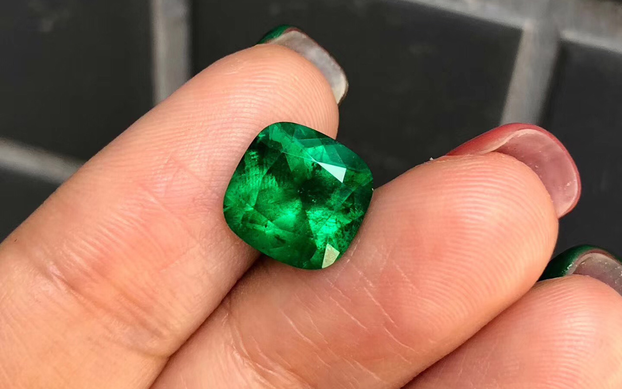 哥伦比亚天然木佐祖母绿Z1075-3.78ct