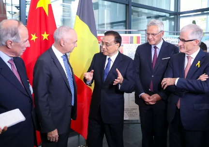 什么芯片,让李克强摘下眼镜端详了这么久? 什么芯片,让李克强摘下眼镜端详了这么久?