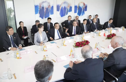 什么芯片,让李克强摘下眼镜端详了这么久? 什么芯片,让李克强摘下眼镜端详了这么久?