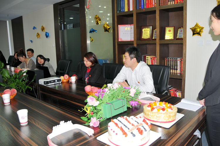 英国威廉希尔公司集团企业新闻——第三季度生日会 英国威廉希尔公司集团企业新闻——第三季度生日会