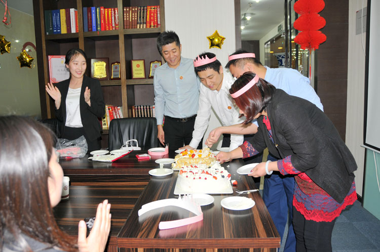 英国威廉希尔公司集团企业新闻——第三季度生日会 英国威廉希尔公司集团企业新闻——第三季度生日会