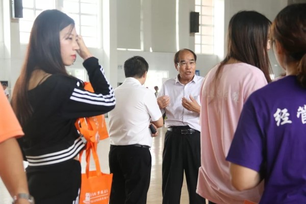 新学院、新学期、新气象---经管学院各项工作有条不紊展开