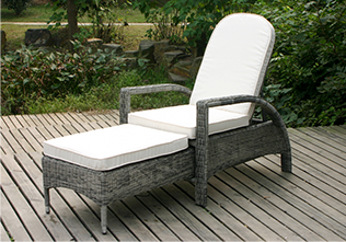 Square Armrests Rattan 4-Position Lounge Bed 