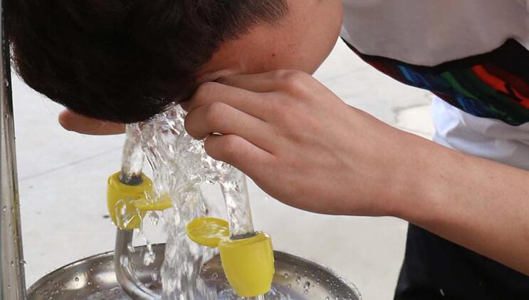 便捷式洗眼器多长时间换水？