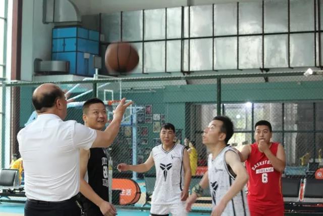 西安锦江物业2018年“激情活力杯”篮球挑战赛热力开赛