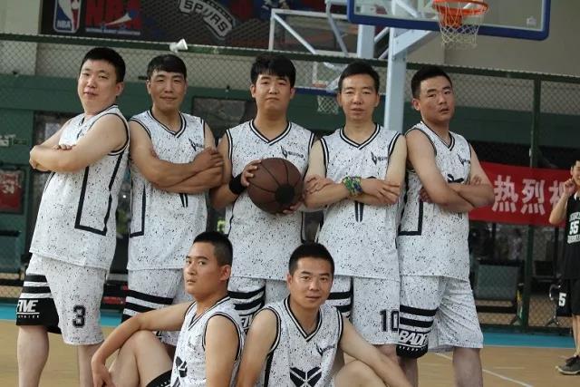 西安锦江物业2018年“激情活力杯”篮球挑战赛热力开赛