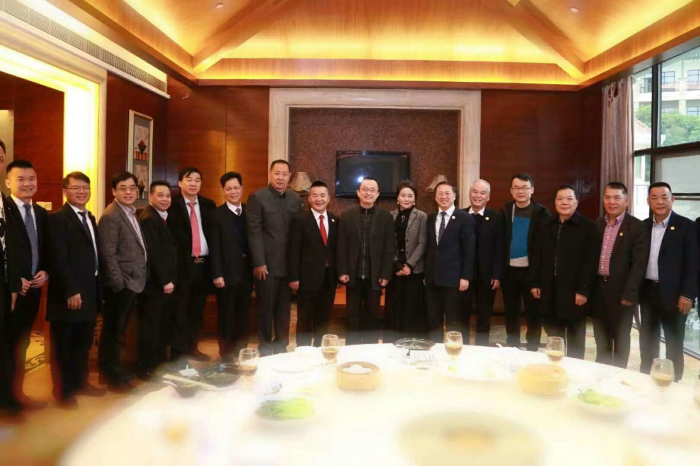 劉海云董事長應梅州市委、市政府領導邀請出席特色小鎮產業大會 劉海云董事長應梅州市委、市政府領導邀請出席特色小鎮產業大會