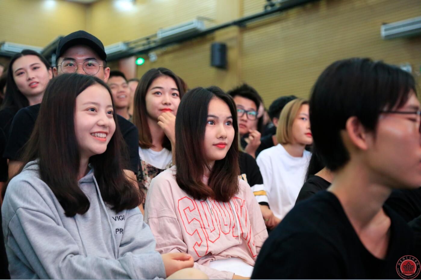 香港著名演员、歌手溫兆倫被聘为我院客座教授 香港著名演员、歌手溫兆倫被聘为我院客座教授