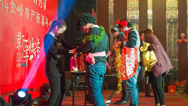 年会小游戏“超级模特大比拼”游戏规则介绍 年会小游戏“超级模特大比拼”游戏规则介绍