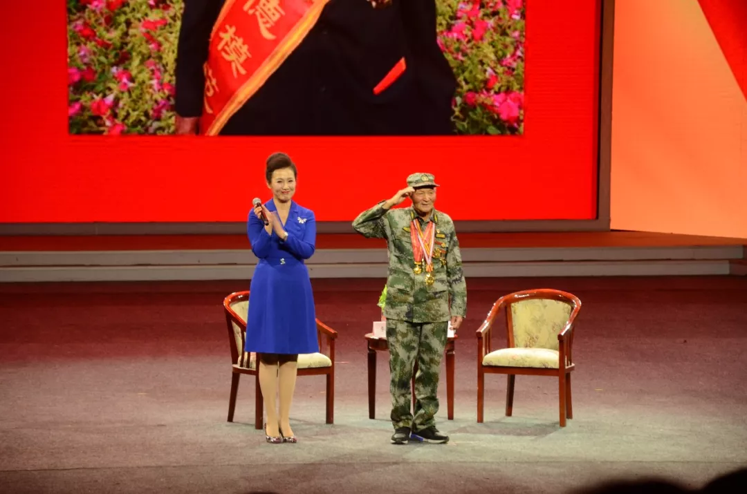 万博app下载ios乳业组织党员参加“不忘初心、牢记使命”最美奋斗者——魏德友访谈栏目 万博app下载ios乳业组织党员参加“不忘初心、牢记使命”最美奋斗者——魏德友访谈栏目