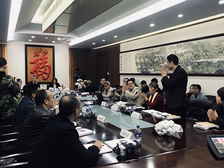 “新织楚裳”亮相锦绣中华—2019中国非物质文化遗产服饰秀 ------------百布堂枣阳粗布与武汉纺织大学校企合作结硕果