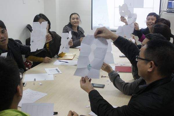 素质早会小游戏“撕纸游戏”游戏规则介绍 素质早会小游戏“撕纸游戏”游戏规则介绍