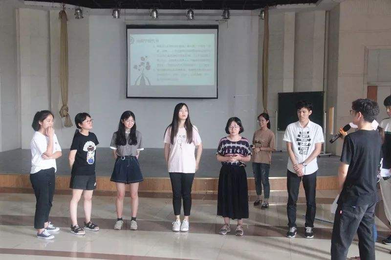 聚会小游戏“代号接龙”游戏规则介绍 聚会小游戏“代号接龙”游戏规则介绍