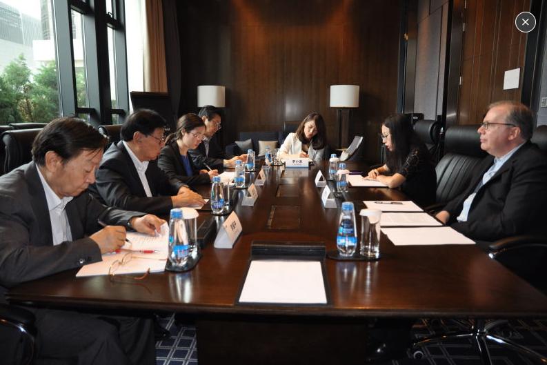 十一届全国政协副主席、我会会长郑万通在京会见联合国驻华协调员、联合国开发计划署驻华代表罗世礼先生 十一届全国政协副主席、我会会长郑万通在京会见联合国驻华协调员、联合国开发计划署驻华代表罗世礼先生
