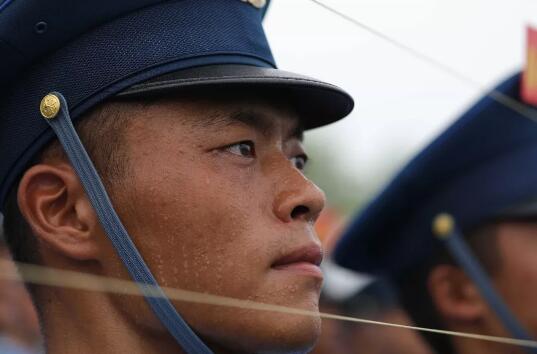16岁女孩写的阅兵观后感火了!网友拍案叫绝:果然虎父无犬女 16岁女孩写的阅兵观后感火了!网友拍案叫绝:果然虎父无犬女