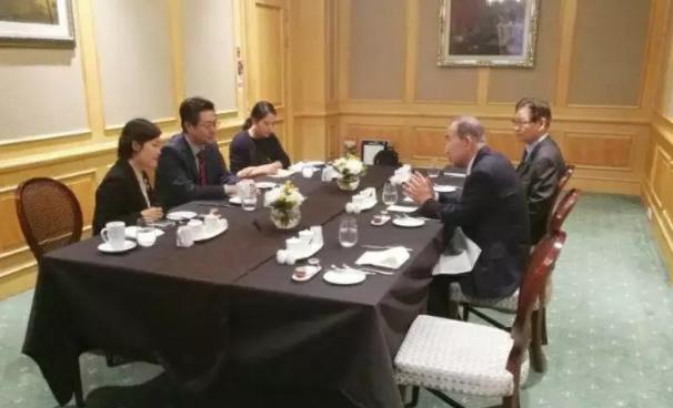 中国国际跨国公司促进会常务副会长张笑宇与博鳌亚洲论坛理事长、联合国前秘书长潘基文进行友好会谈 中国国际跨国公司促进会常务副会长张笑宇与博鳌亚洲论坛理事长、联合国前秘书长潘基文进行友好会谈