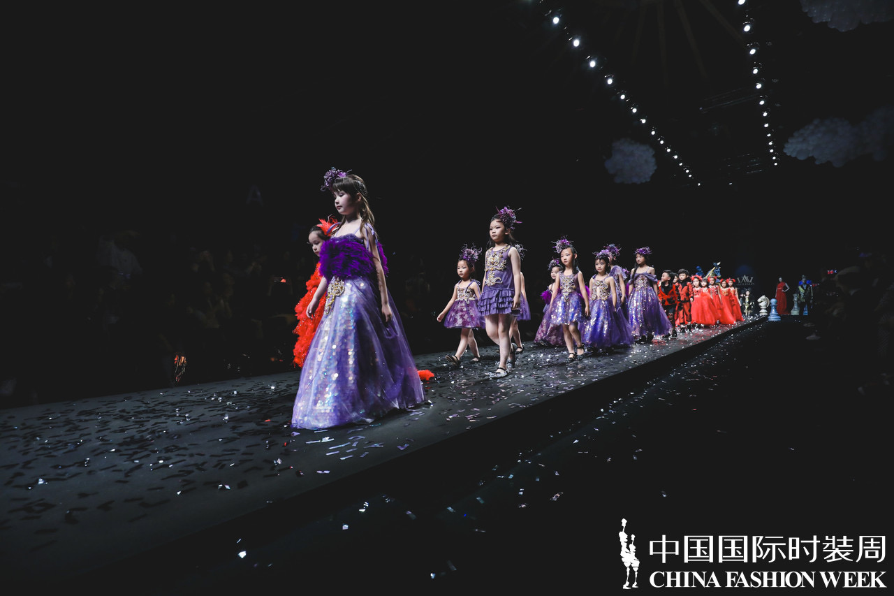 北京丰台少儿模特培训●蓓丽童模李梓钒参加AIZILINLIN儿童礼服高级定制发布会 北京丰台少儿模特培训●蓓丽童模李梓钒参加AIZILINLIN儿童礼服高级定制发布会