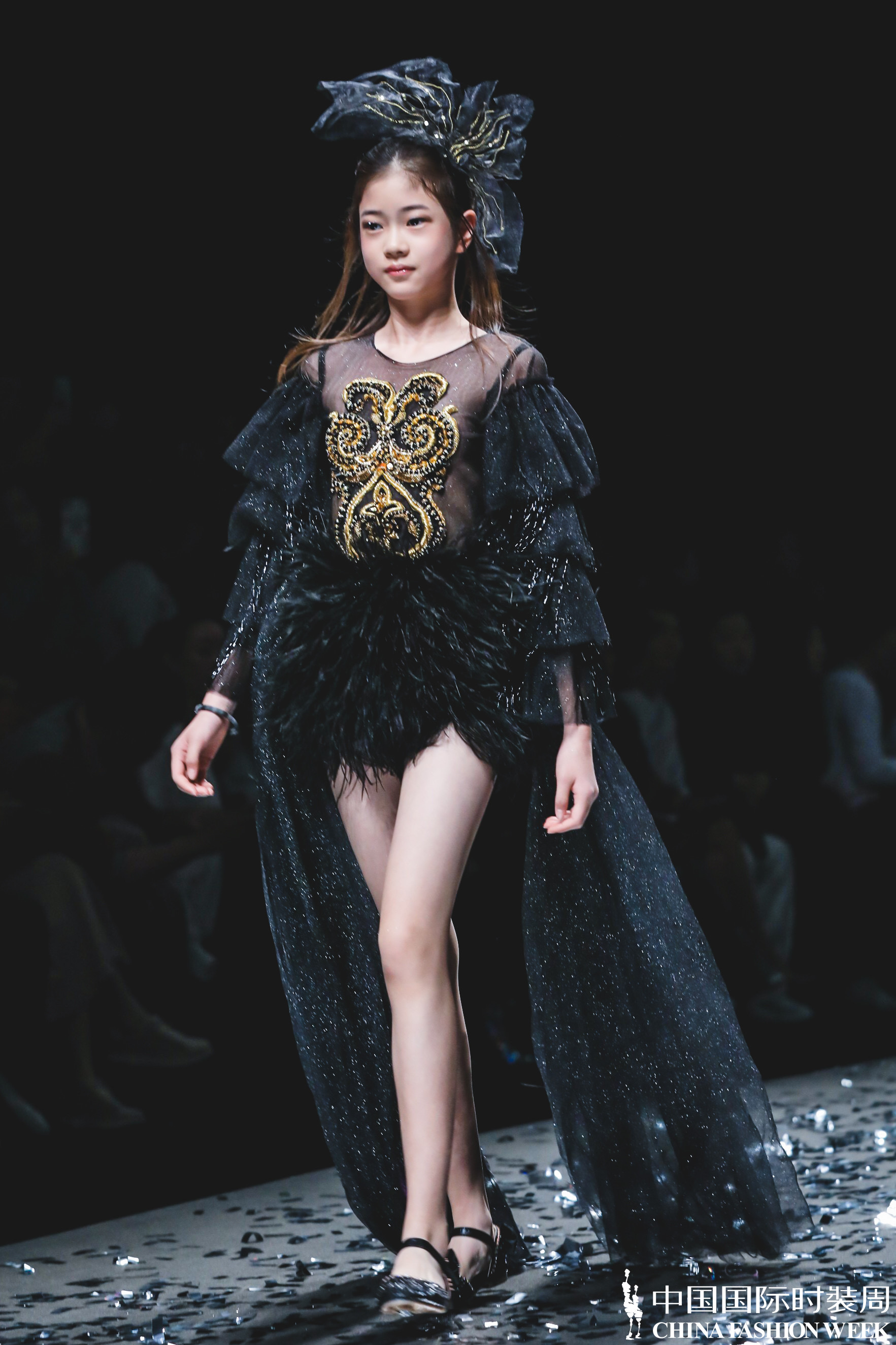 北京丰台少儿模特培训●蓓丽童模李梓钒参加AIZILINLIN儿童礼服高级定制发布会 北京丰台少儿模特培训●蓓丽童模李梓钒参加AIZILINLIN儿童礼服高级定制发布会