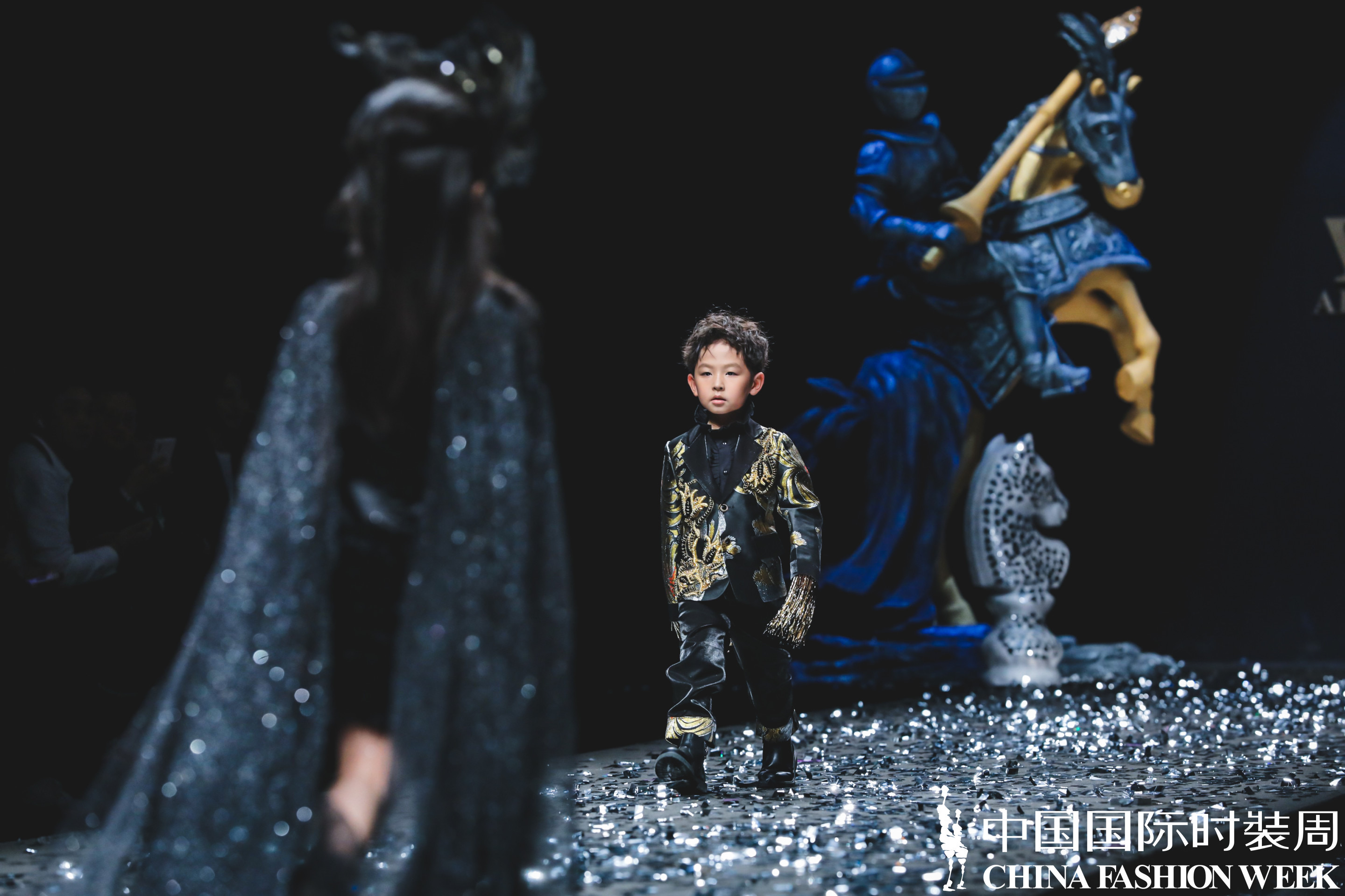 北京丰台少儿模特培训●蓓丽童模李梓钒参加AIZILINLIN儿童礼服高级定制发布会 北京丰台少儿模特培训●蓓丽童模李梓钒参加AIZILINLIN儿童礼服高级定制发布会