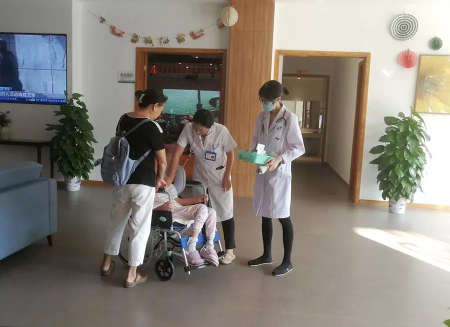 国寿社区养老周报：情系长者 家之陪伴
