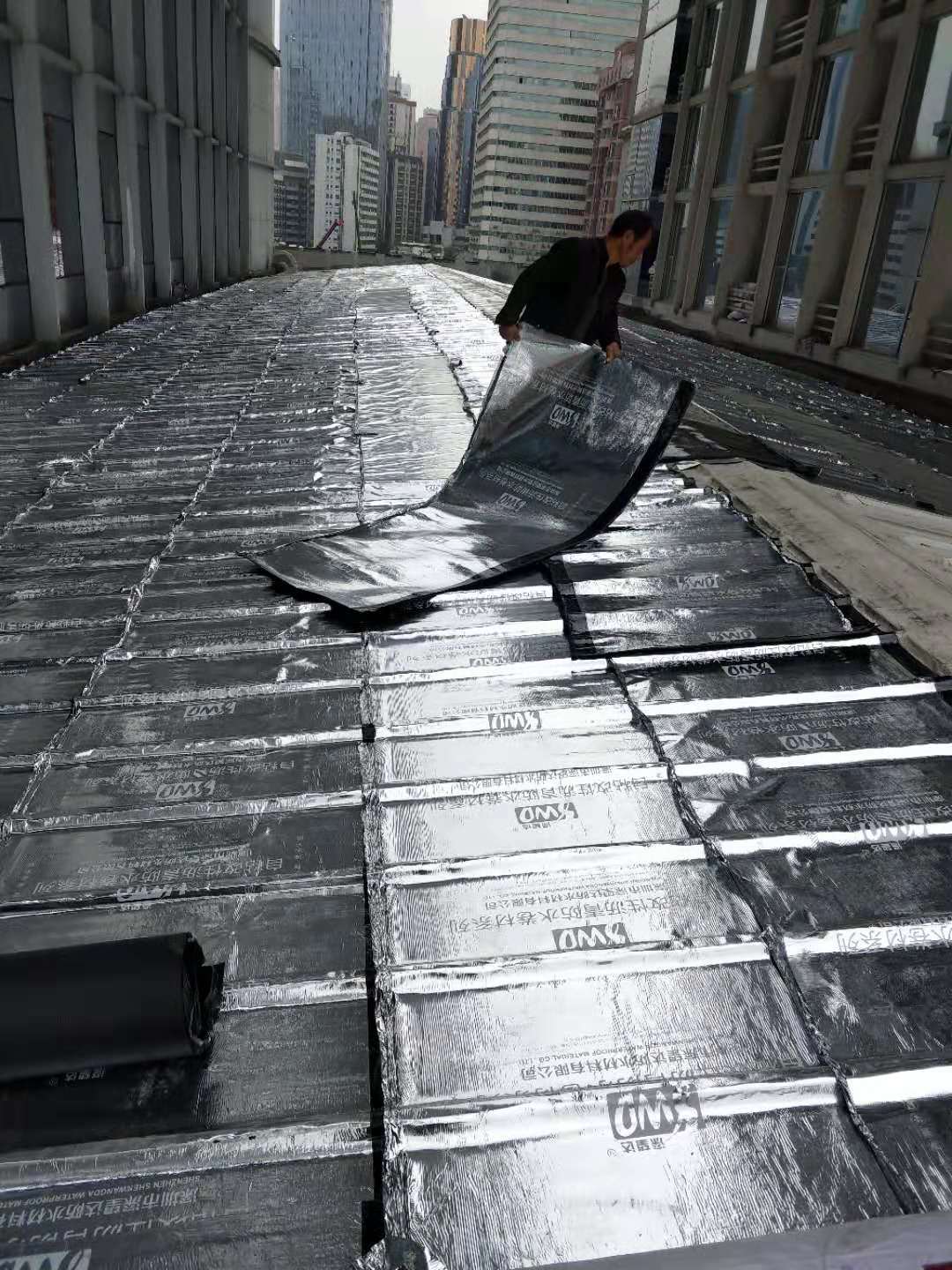 世界金融中心彩钢屋面防水工程 世界金融中心彩钢屋面防水工程