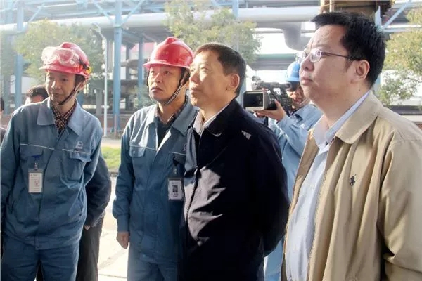 公司开发单螺杆压缩机组项目通过总部鉴定