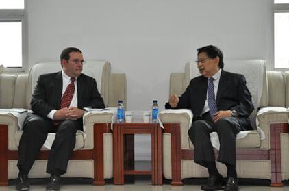 Zheng Wantong, Vice-Chairman of the 11th National Committee of CPPCC and President of CICPMC Meets with Global Vice President of JPMorgan Zheng Wantong, Vice-Chairman of the 11th National Committee of CPPCC and President of CICPMC Meets with Global Vice President of JPMorgan