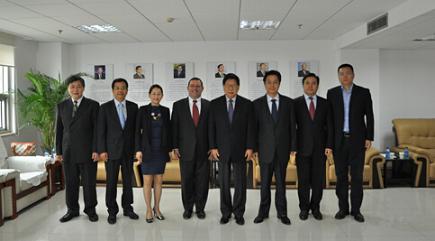 Zheng Wantong, Vice-Chairman of the 11th National Committee of CPPCC and President of CICPMC Meets with Global Vice President of JPMorgan Zheng Wantong, Vice-Chairman of the 11th National Committee of CPPCC and President of CICPMC Meets with Global Vice President of JPMorgan