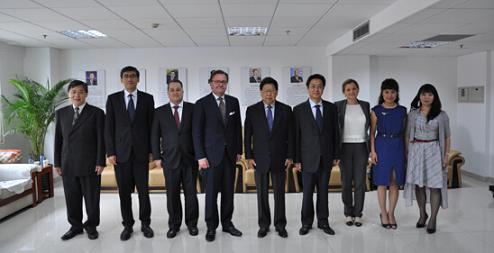 Zheng Wantong, Vice-Chairman of the 11th National Committee of CPPCC and President of CICPMC Meets with Karl-Henrik Sundstrom, Chairman of Stora Enso Zheng Wantong, Vice-Chairman of the 11th National Committee of CPPCC and President of CICPMC Meets with Karl-Henrik Sundstrom, Chairman of Stora Enso