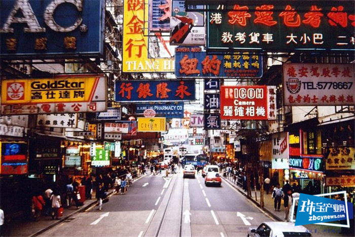 香港9月零售业总销货数量跌20.4% 珠宝首饰跌40.8% 香港9月零售业总销货数量跌20.4% 珠宝首饰跌40.8%