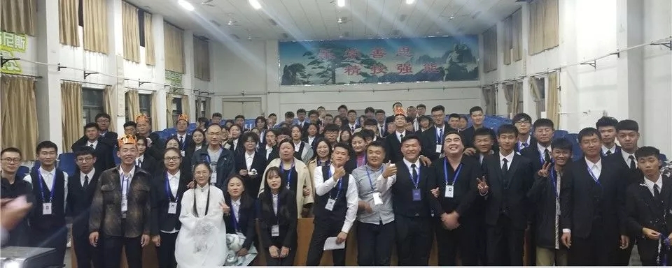 枣庄职院ballbet班举行2019新生授牌仪式 枣庄职院ballbet班举行2019新生授牌仪式