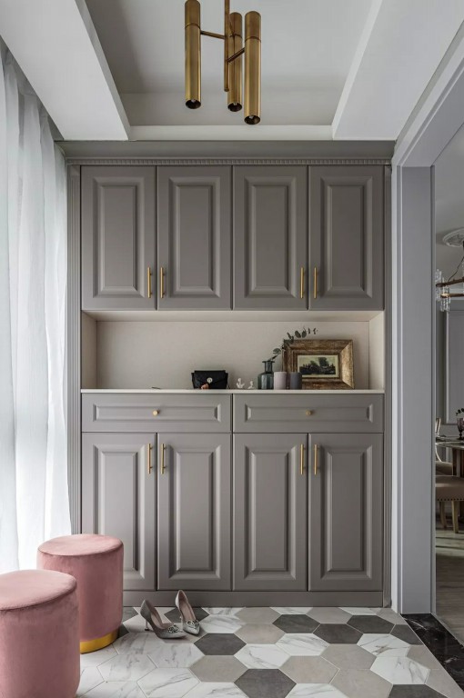 美式轻奢风三居室，灰色和粉色结合太美了