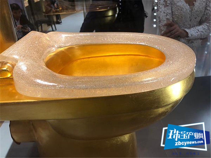 钻石黄金马桶获吉尼斯世界纪录:它只是艺术品,没有马桶功能 钻石黄金马桶获吉尼斯世界纪录:它只是艺术品,没有马桶功能