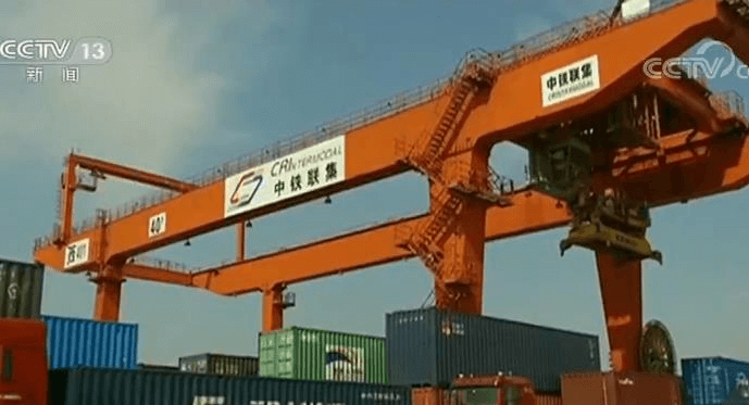 海关总署公布前10个月外贸数据 我国货物贸易进出口25.63万亿元 海关总署公布前10个月外贸数据 我国货物贸易进出口25.63万亿元